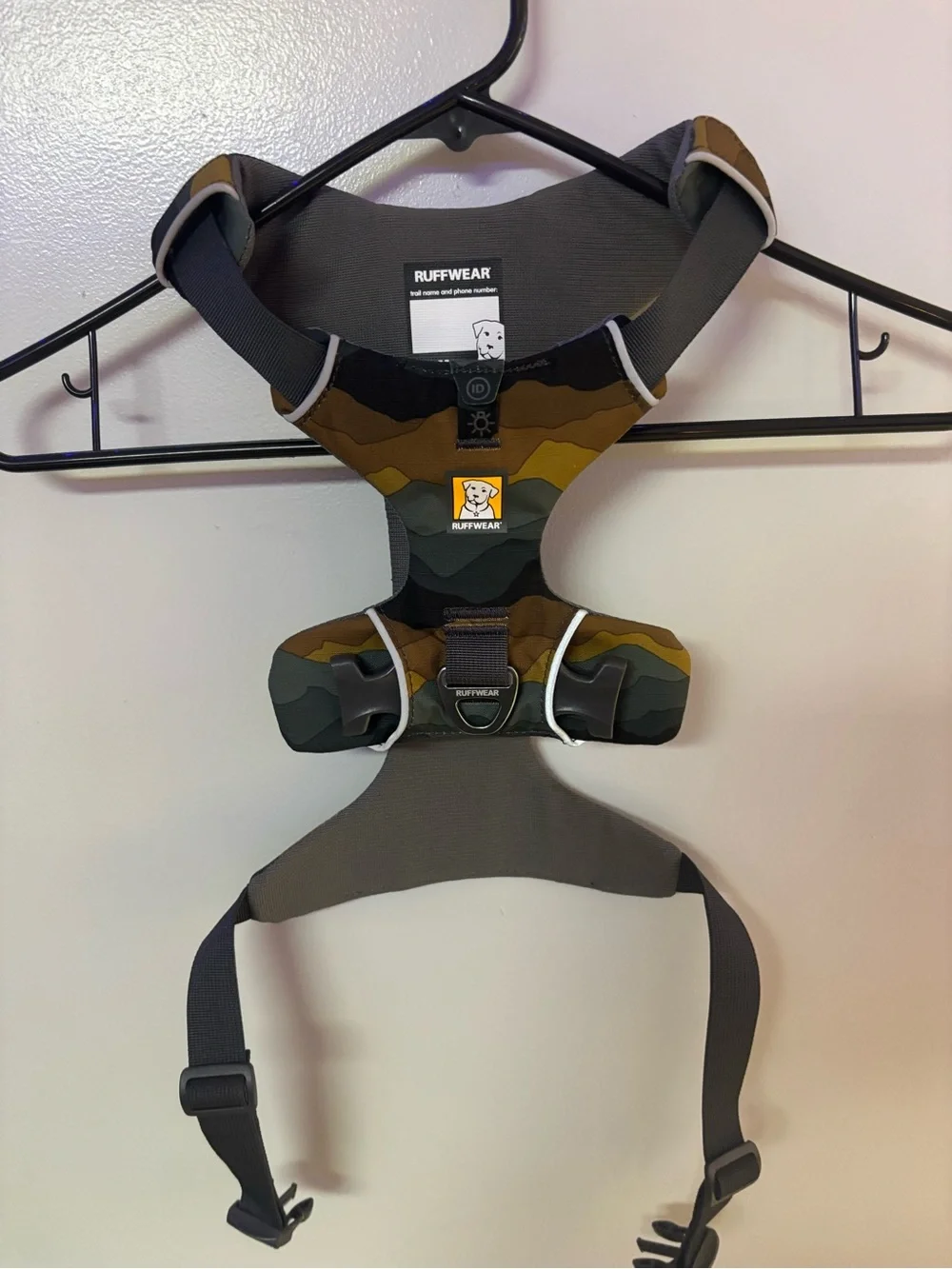 Ruffwear Camo Pattern Dog Harness with Olive Leash and Pouch